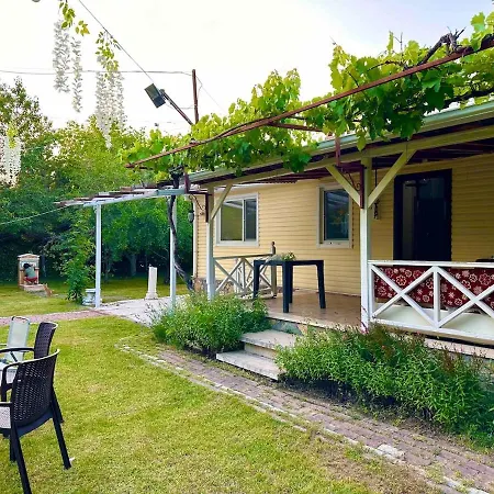 Büyük Aileler Ve Arkadaş Grupları Için Bahçeli Ev Meram