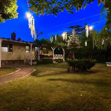 Villa Bueyuek Aileler Ve Arkadas Gruplari Icin Bahceli Ev