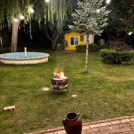 Villa Bueyuek Aileler Ve Arkadas Gruplari Icin Bahceli Ev Meram