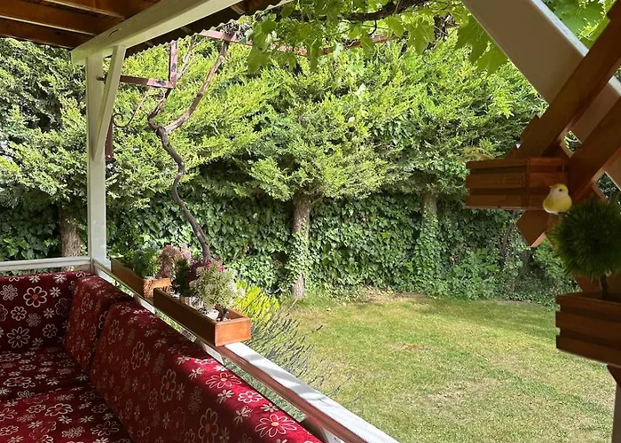 Bueyuek Aileler Ve Arkadas Gruplari Icin Bahceli Ev 别墅