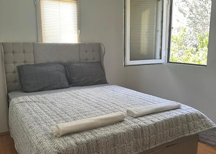 Bueyuek Aileler Ve Arkadas Gruplari Icin Bahceli Ev 别墅 *