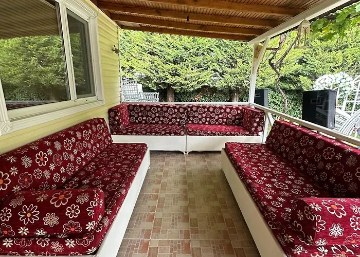 Bueyuek Aileler Ve Arkadas Gruplari Icin Bahceli Ev 别墅 *