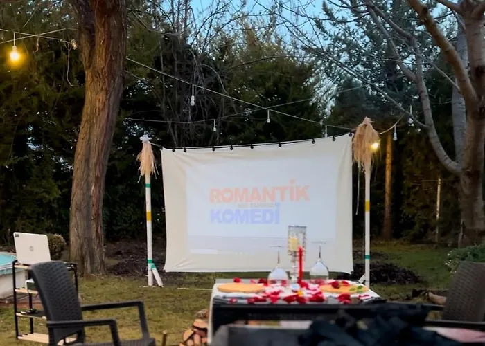 Bueyuek Aileler Ve Arkadas Gruplari Icin Bahceli Ev *